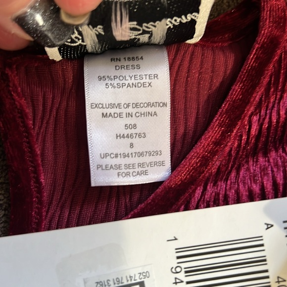 New Rare Editions Long Sleeve Textured Velvet Tiered Dress Size 8 Color Burgundy - Picture 11 of 14